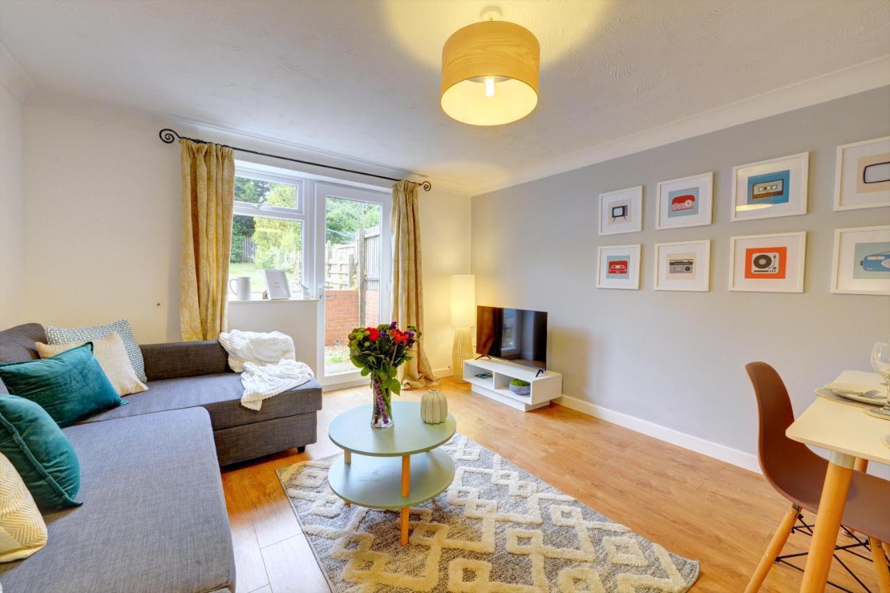 Modern 2 Bed House Sleeps 6 Southam Town Centre - Inspire Homes Ltd Exterior foto