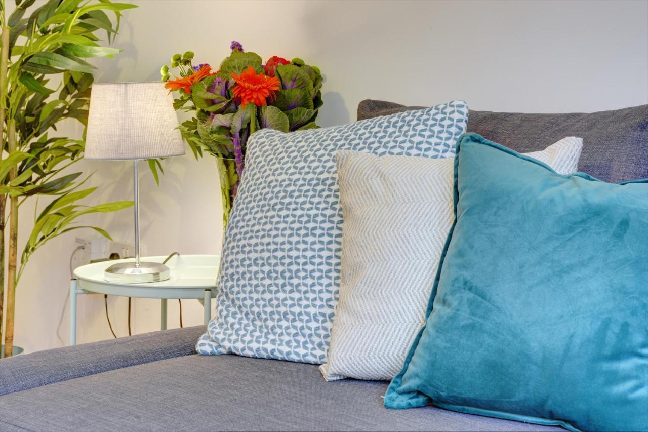 Modern 2 Bed House Sleeps 6 Southam Town Centre - Inspire Homes Ltd Exterior foto